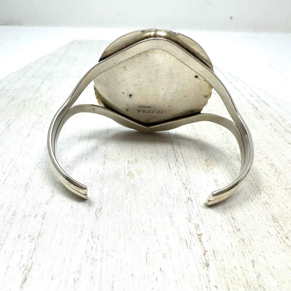 E YAZZIE Navajo sterling silver, large onyx cuff bracelet, 47.2g - Picture 10 of 13